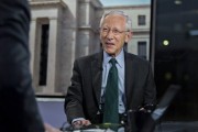 德阳宏观经济学教授兼实践者Stanley Fisher逝世 曾培养全球多位经济决策者