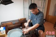 德阳成都“90后”小伙“十年磨一剑”：从爱好者到守艺人 传播中国文化